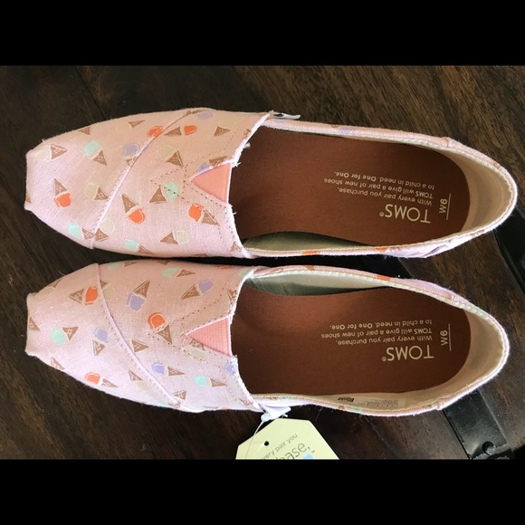 Toms classic blossom ice cream - Picture 5 of 6